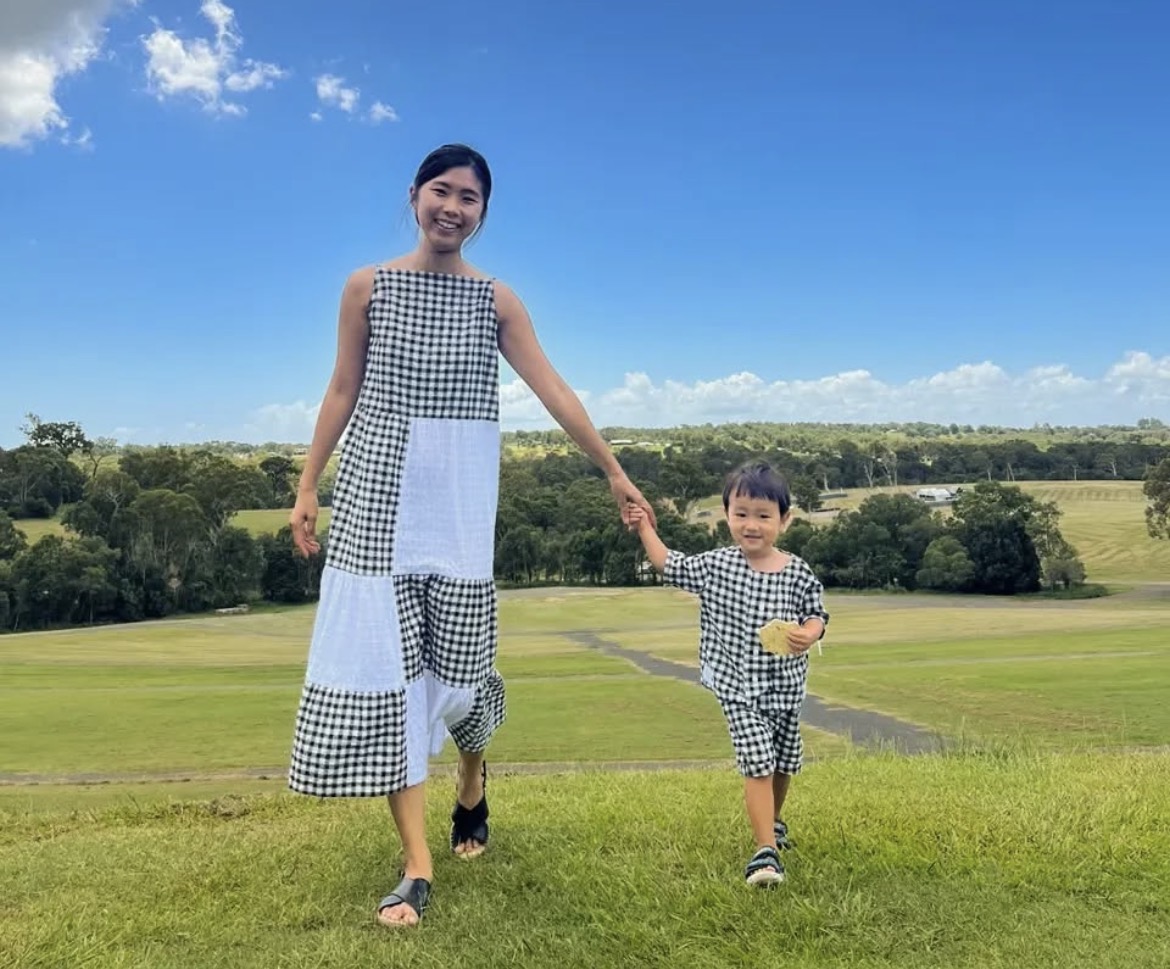 Sukhee and Max in matching outfit